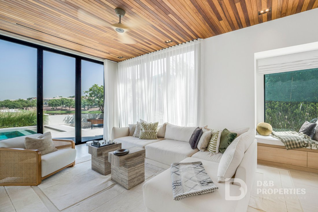 Villa in Jumeirah Golf Estates, Dubai, United Arab Emirates 2 - 18580551