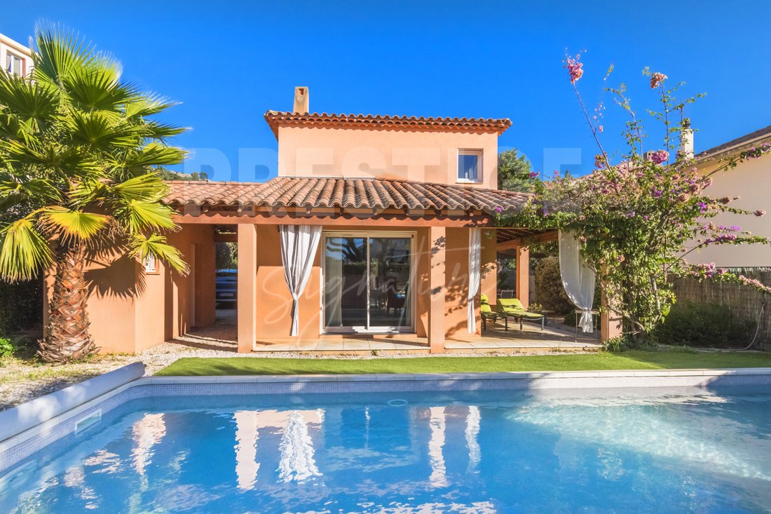 Villa in Hyères, Provence-Alpes-Côte d'Azur, Frankreich 2 - 18584158