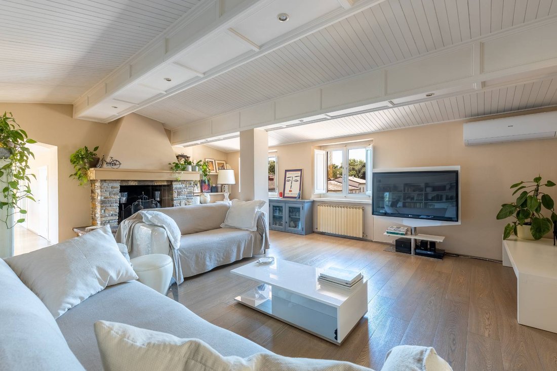 Apartment in Historic Center, Lucca, Tuscany 4 - 18585971