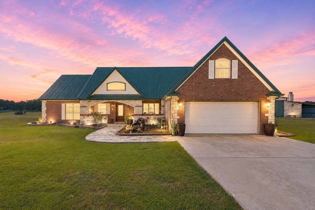 House in Granbury, Texas, United States 1 - 18584803