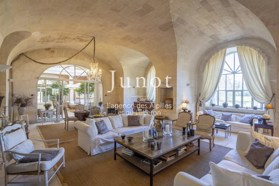 House in Arles, Provence-Alpes-Côte d'Azur, France 5 - 18582466