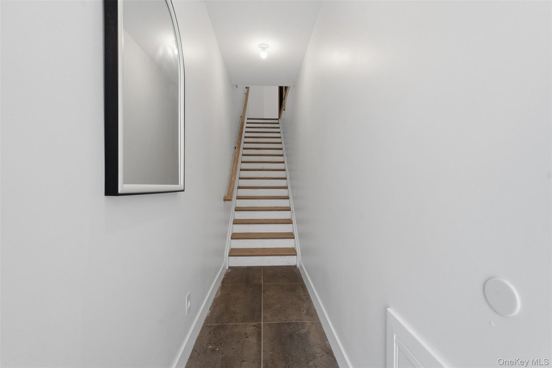 Condo in Spring Valley, New York, United States 3 - 18584740
