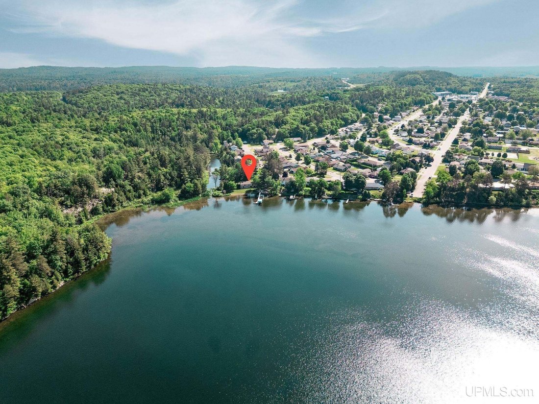 House in Negaunee, Michigan, United States 4 - 18581387