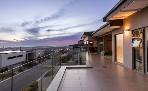 Country House in Strand, Helderberg, Cape Town 1