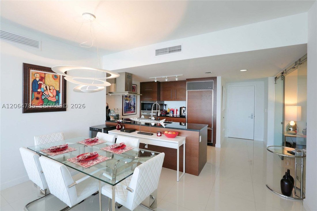 Condo in Miami, Florida, United States 4 - 18584417