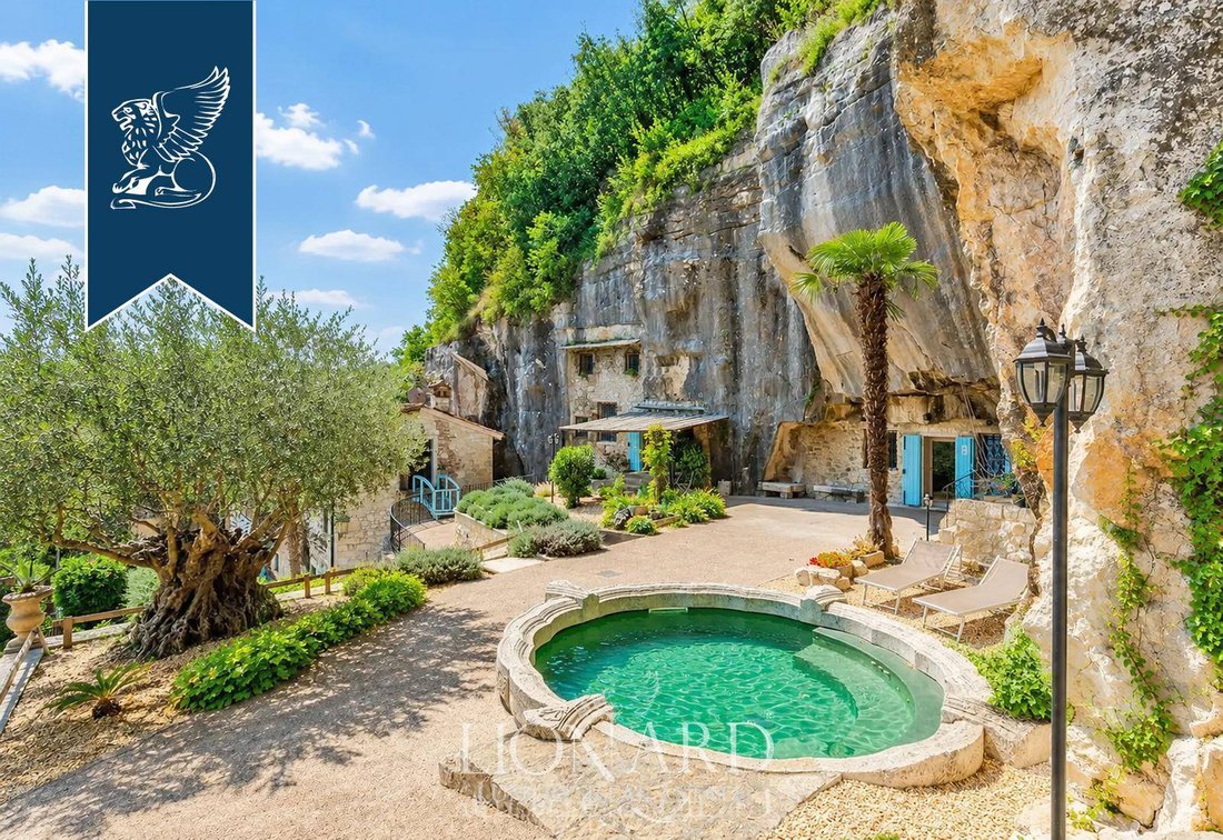 Villa in Longare, Veneto, Italy 2 - 18585233