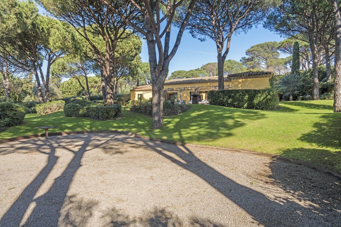 Villa in Zone Ouest Urbaine, Saint-Tropez, France 4 - 18586226