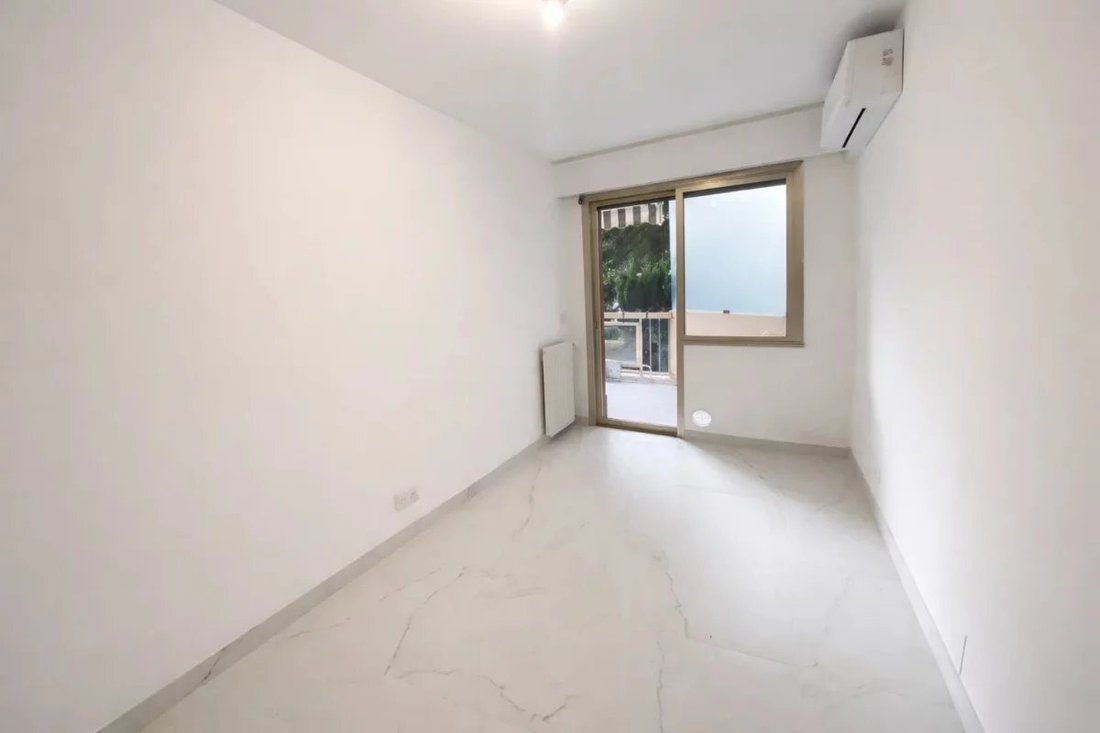 Apartment in La Source, Cannes, France 5 - 18585508