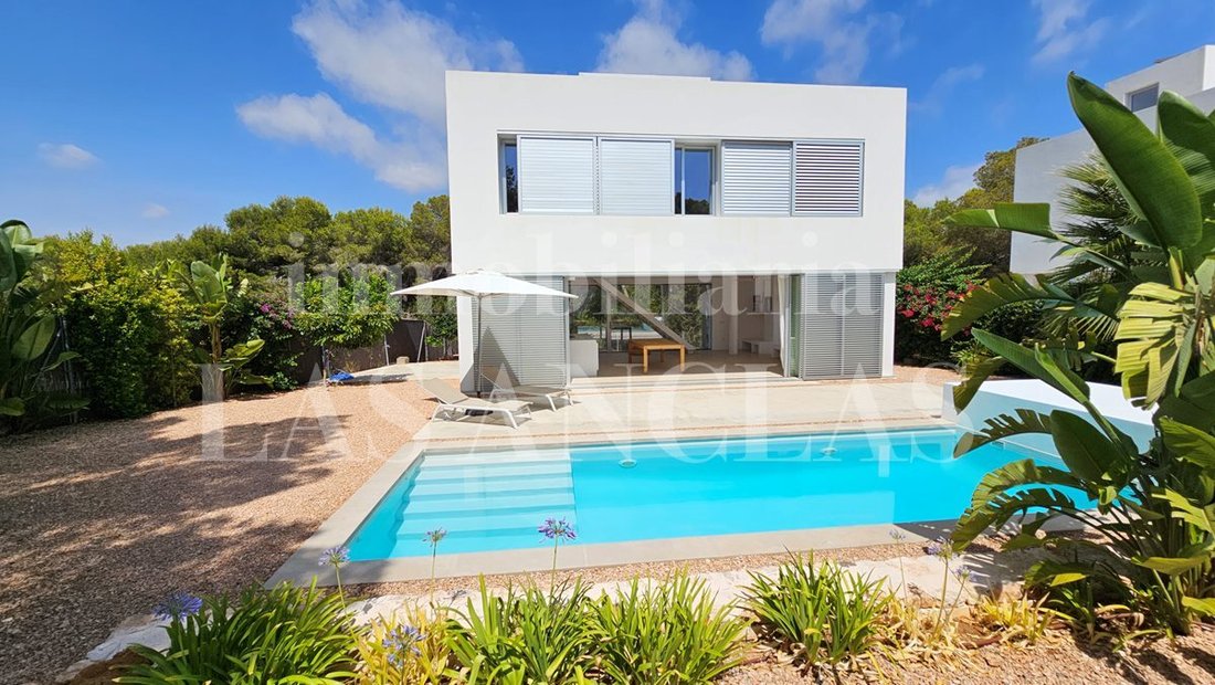 Villa in Sant Carles de Peralta, Santa Eularia des Riu, Balearic Islands 1 - 11840496