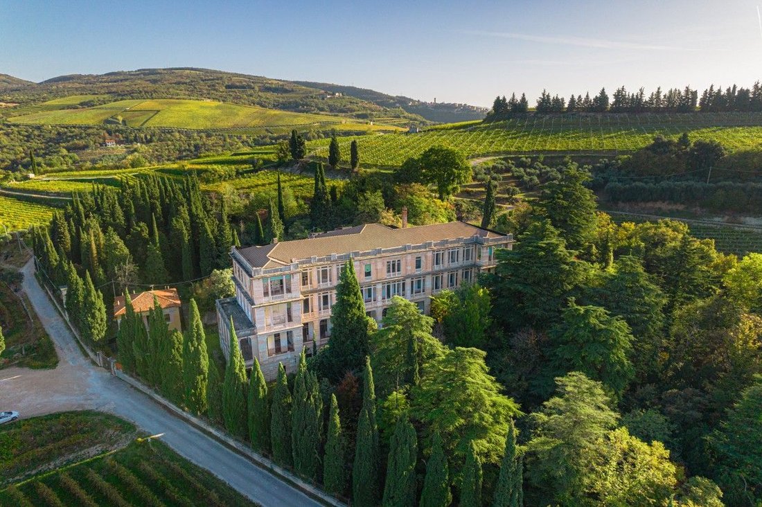 Villa en Sant'Ambrogio di Valpolicella, Véneto, Italia 1 - 18580813