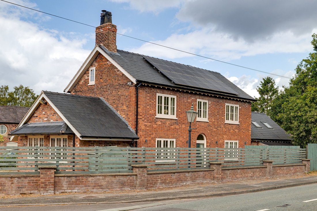 House in Allostock, England 2 - 18583553