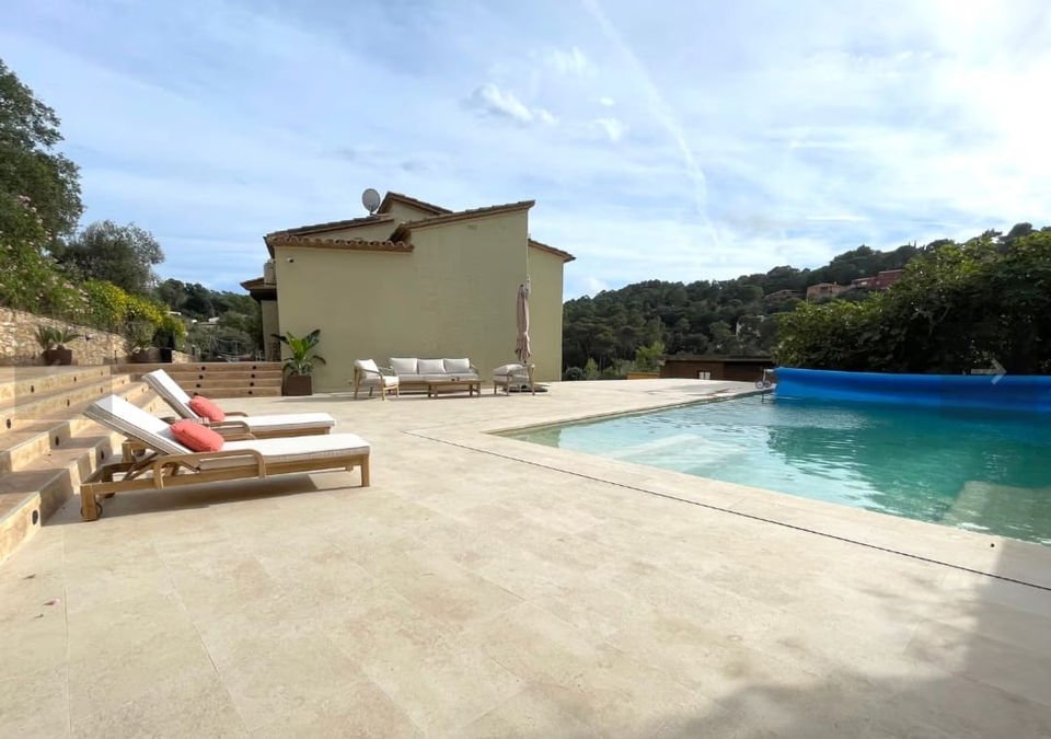 Chalet à Mont-ras, Catalogne, Espagne 1 - 18351110