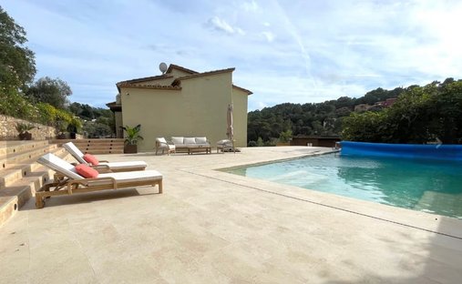 Chalet à Mont-ras, Catalogne, Espagne 1