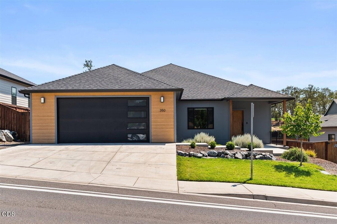 House in Eagle Point, Oregon, United States 1 - 18583569