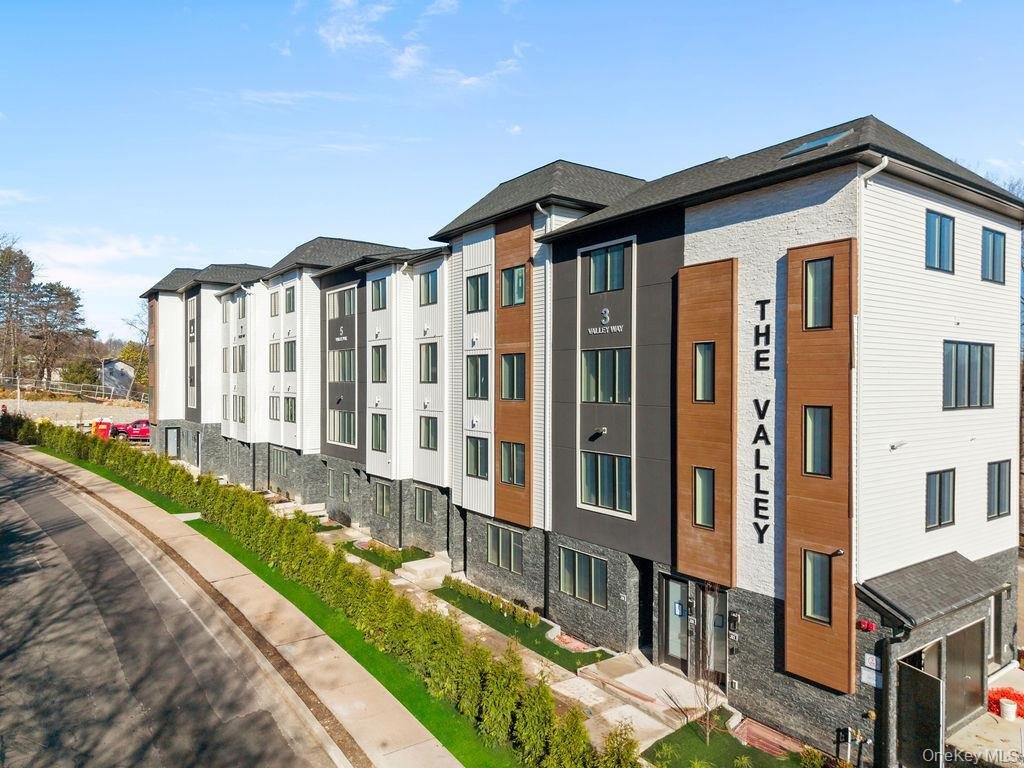 Condo in Spring Valley, New York, United States 1 - 18584740