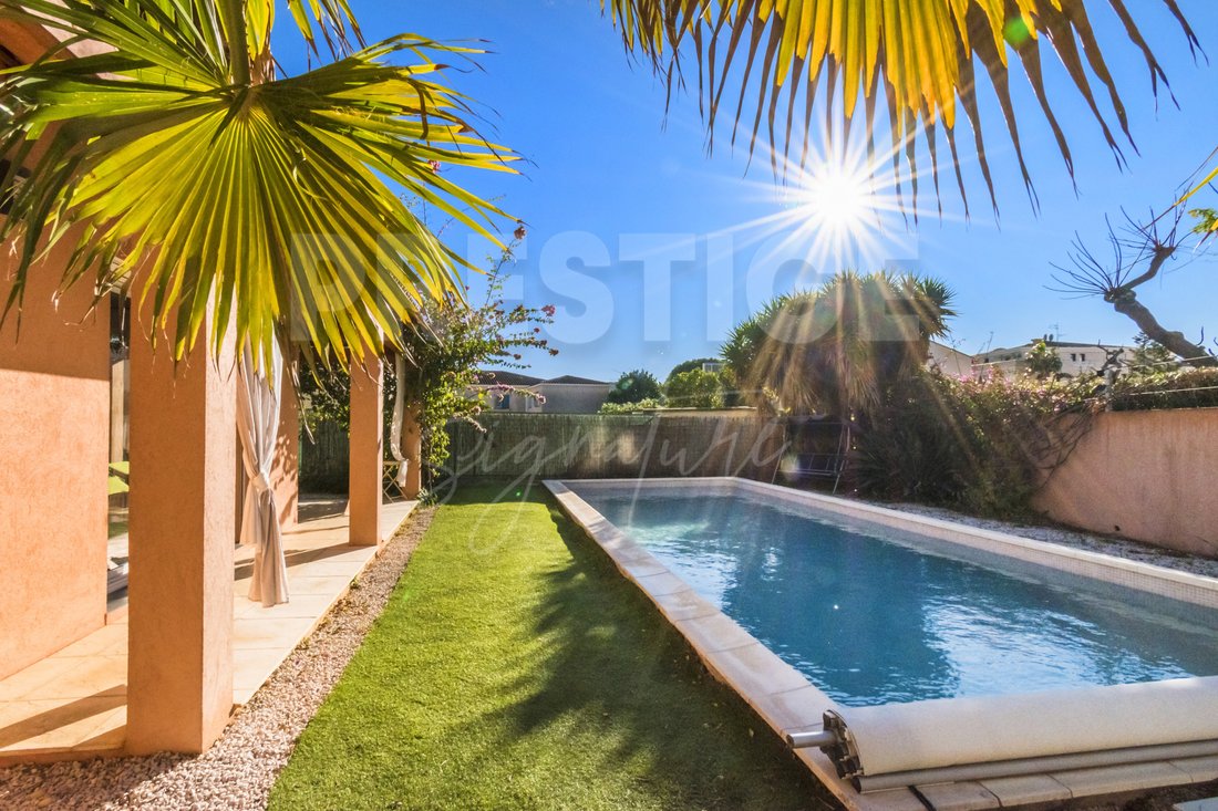 Villa in Hyères, Provence-Alpes-Côte d'Azur, Frankreich 1 - 18584158