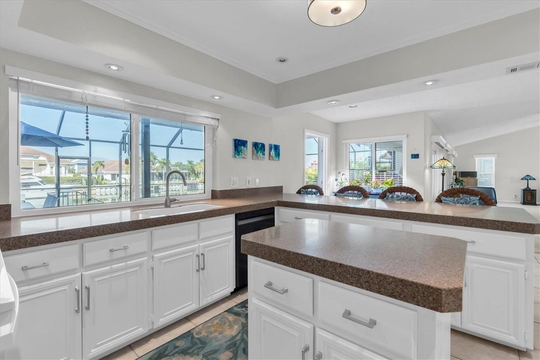 House in St. Petersburg, Florida, United States 4 - 18586045
