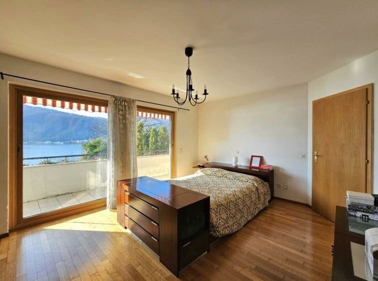 Villa in Bissone, Ticino, Switzerland 5 - 18581183