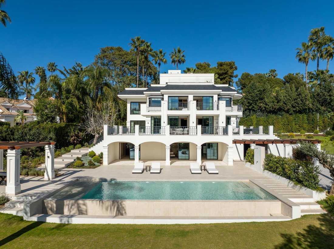 Villa in Puerto Banus, Marbella, Spain 1 - 18582169
