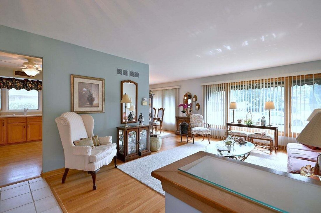 House in Arlington Heights, Illinois, United States 4 - 18584553
