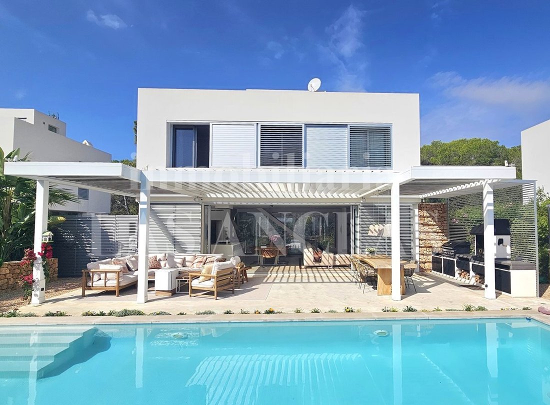 Villa in Cala Llenya, Santa Eularia des Riu, Balearic Islands 2 - 18582249