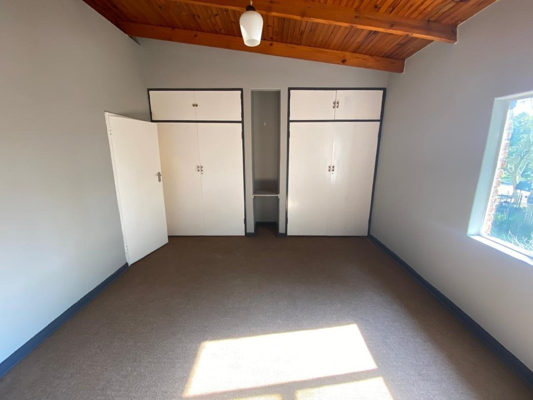 Apartment in White River, Kingsview, Mbombela 5 - 18582681