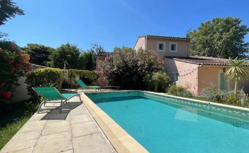House in Robion, Provence-Alpes-Côte d'Azur, France 1