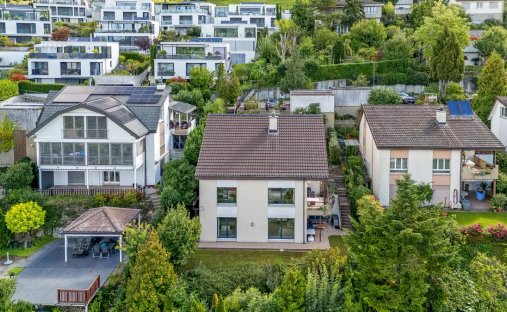 House in Füllinsdorf, Basel-Landschaft, Switzerland 1