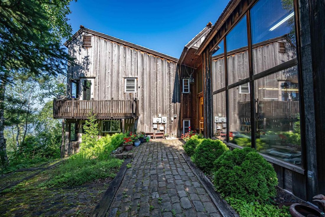 House in Oliver, Wisconsin, United States 3 - 18586409