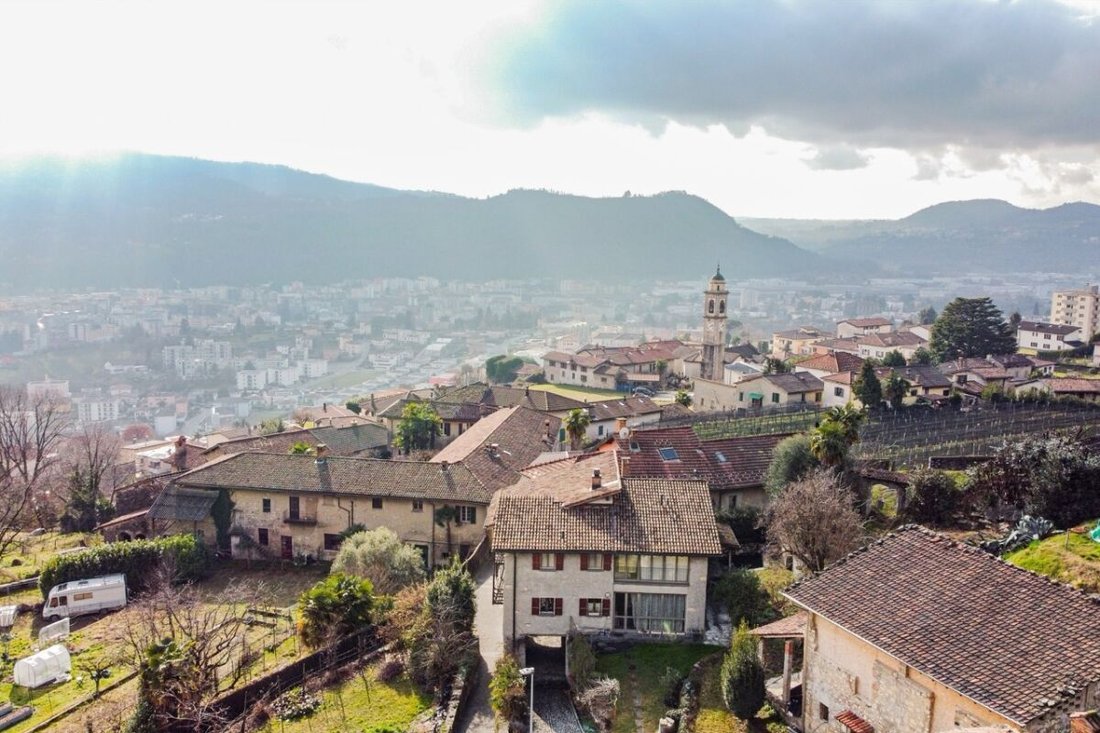 Villa in Vacallo, Ticino, Switzerland 1 - 18586488