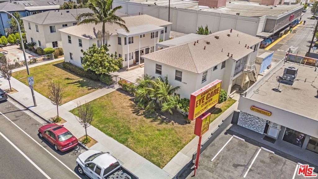 Los Angeles, California, United States 3 - 18586447