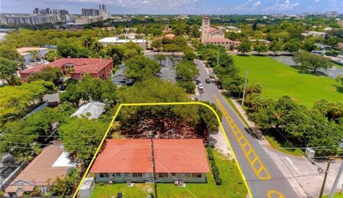 Fort Lauderdale, Florida, United States 2 - 18586427