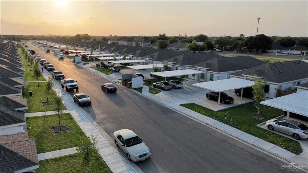 Edinburg, Texas, United States 2 - 18586395