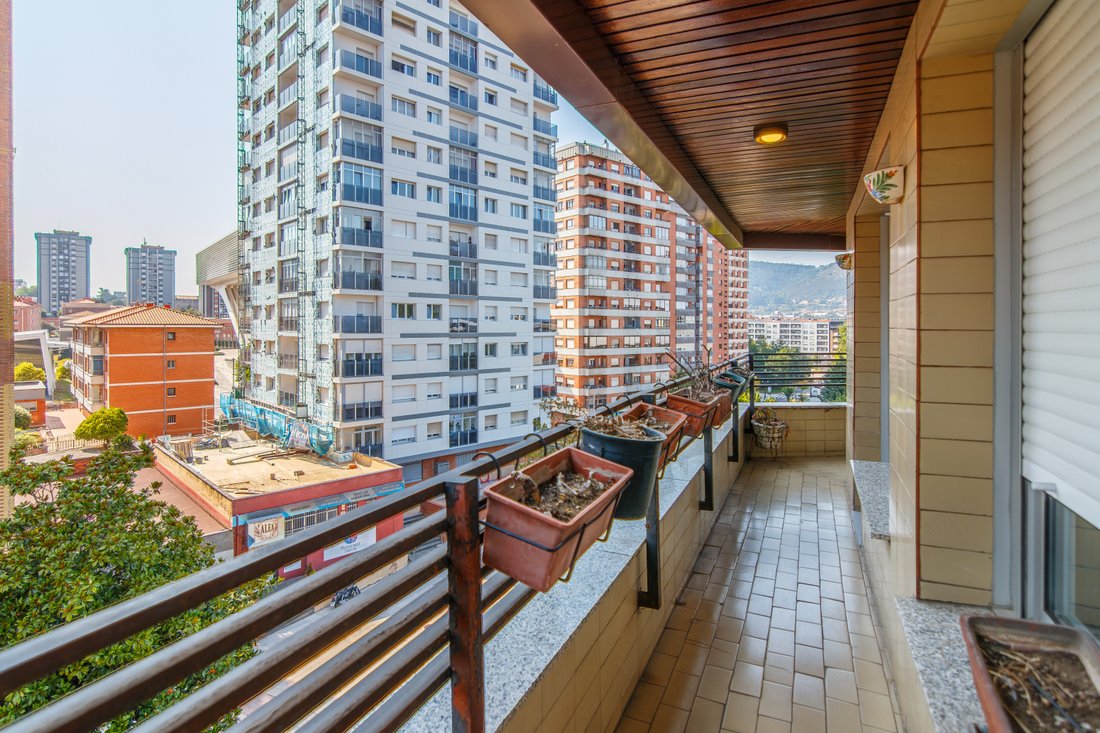 Apartment in El Cristo y Buenavista, Oviedo, Spain 1 - 18586537