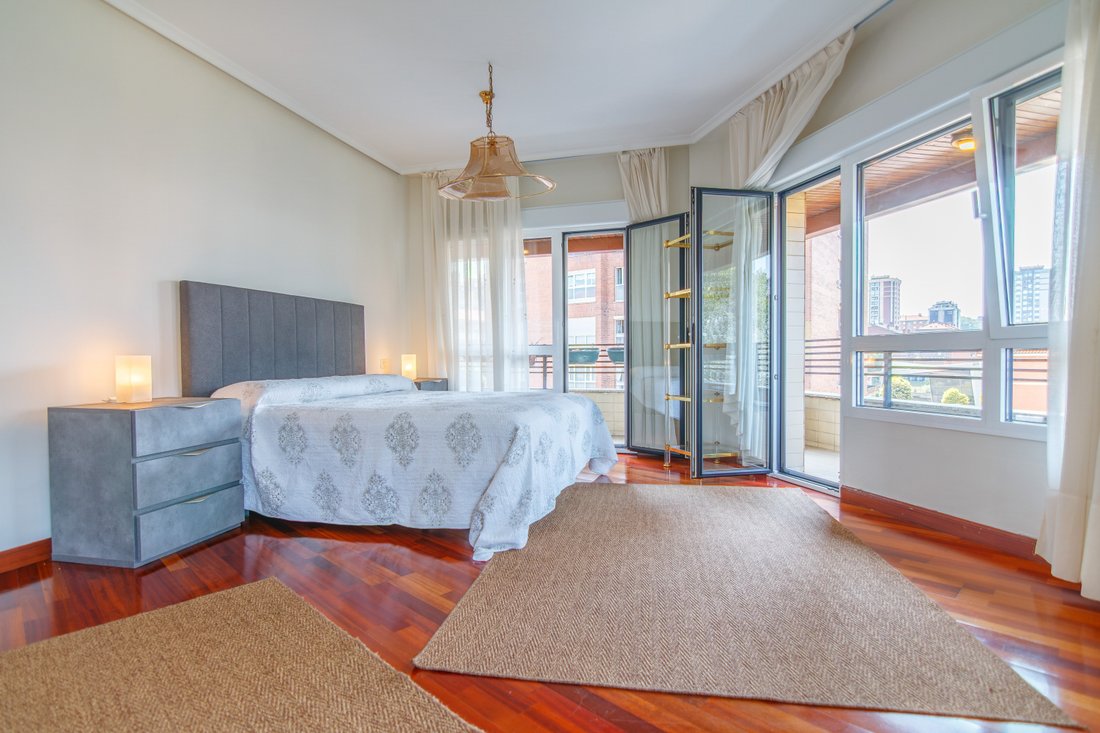 Apartment in El Cristo y Buenavista, Oviedo, Spain 3 - 18586537