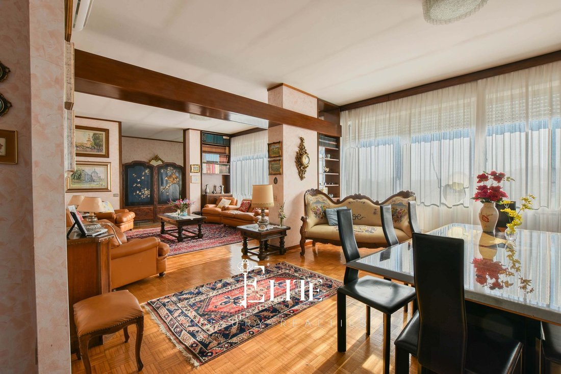 Apartment in Center, Varese, Lombardy 5 - 18586348