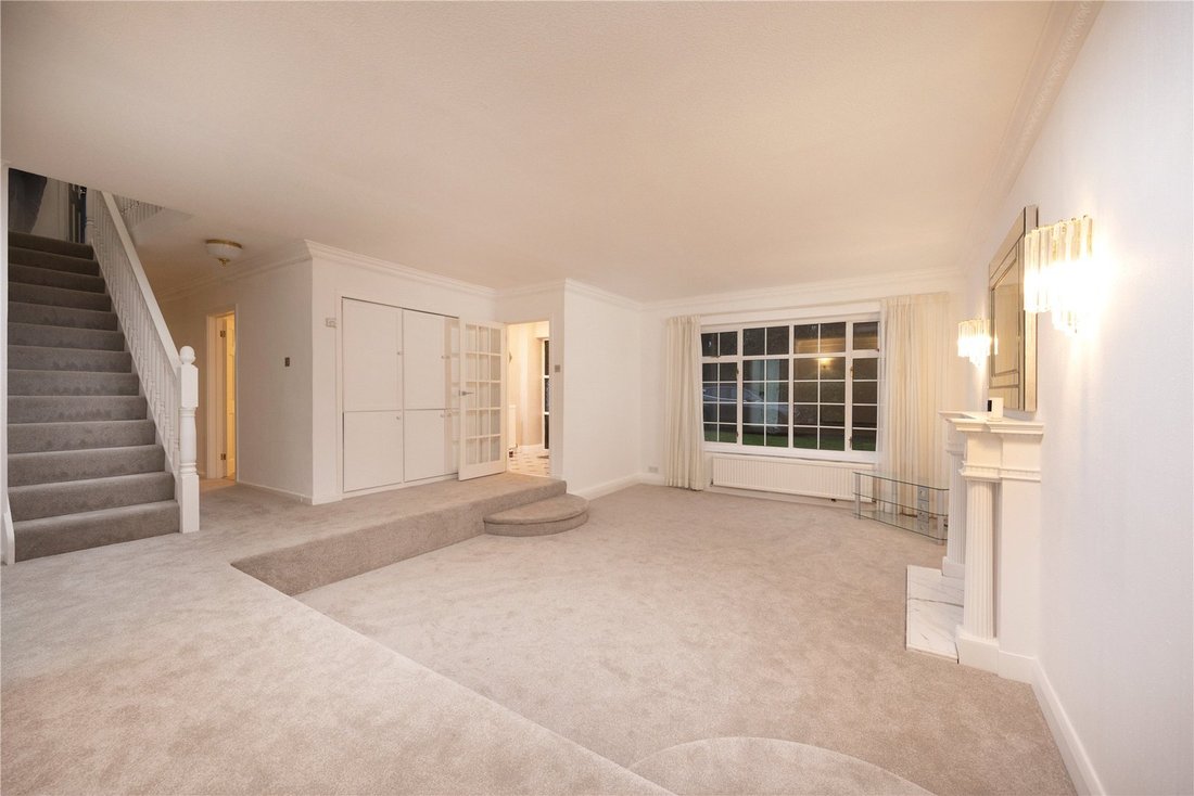 Bungalow in Arkley, Barnet, England 2 - 18586512