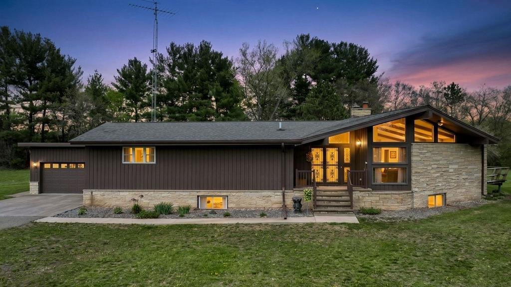 House in Menomonie, Wisconsin, United States 1 - 18586408