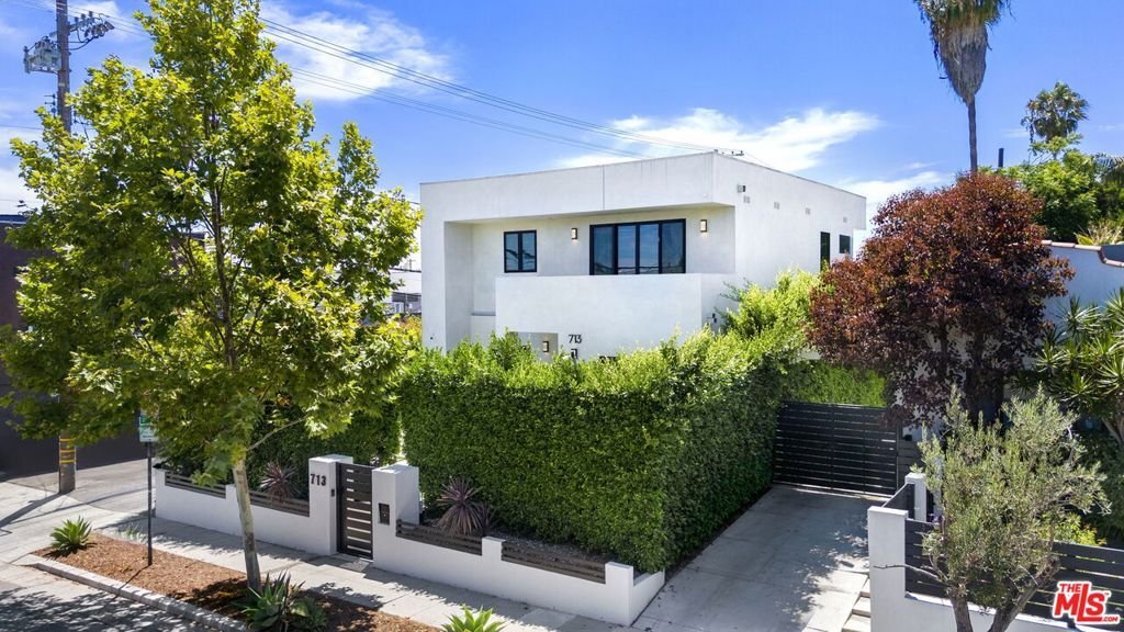 House in Los Angeles, California, United States 1 - 18586445