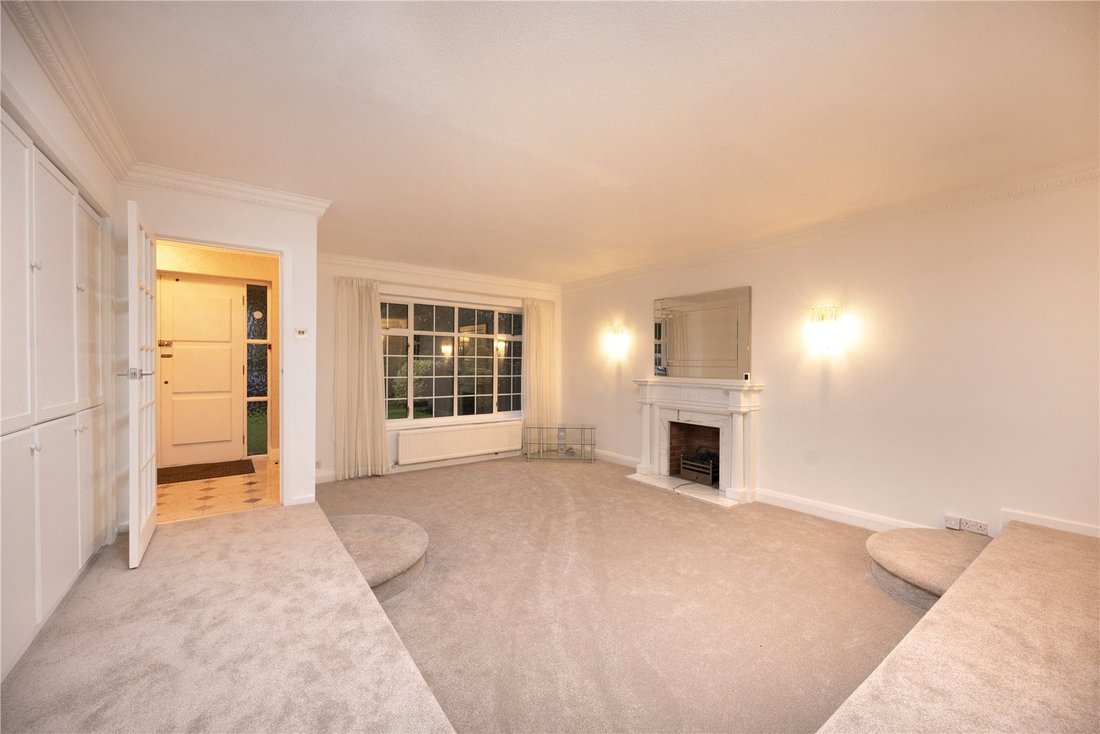 Bungalow in Arkley, Barnet, England 4 - 18586512