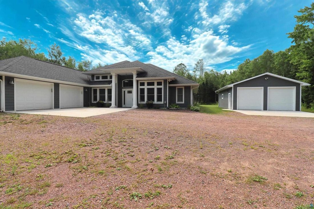 House in Ashland, Wisconsin, United States 2 - 18586415