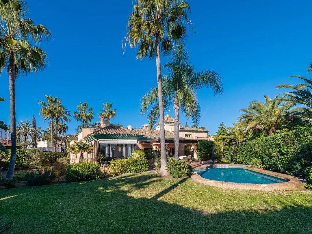 Villa in Elviria-Cabopino, Marbella, Spain 1 - 18586863