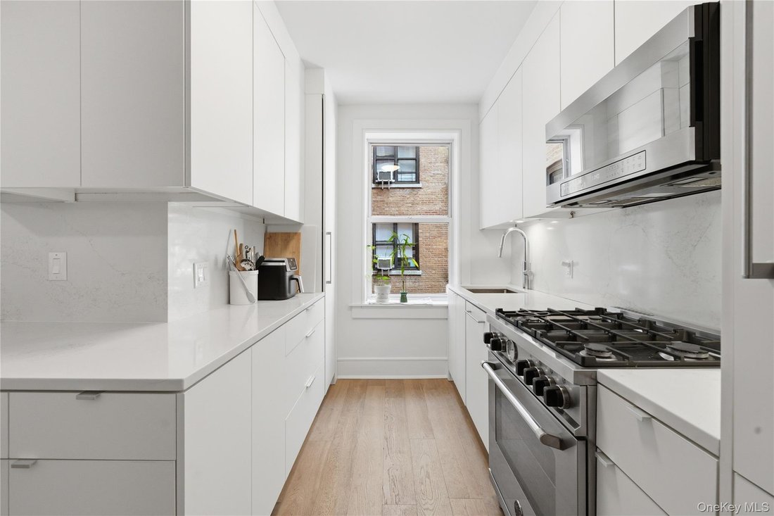 Condo in Shirley, New York, United States 3 - 18586772