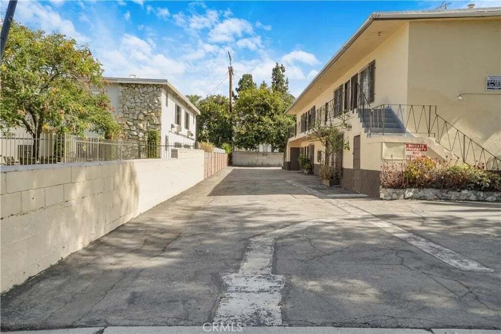Los Angeles, California, United States 4 - 18586946