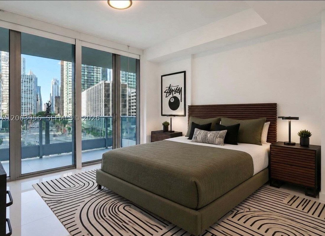 Condo in Miami, Florida, United States 5 - 18573455