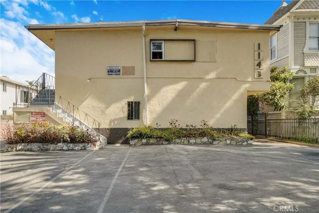 Los Angeles, California, United States 3 - 18586946