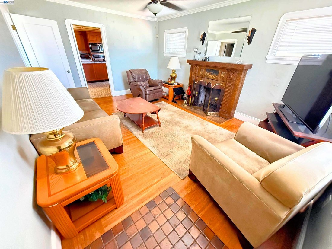 House in San Leandro, California, United States 3 - 18586568