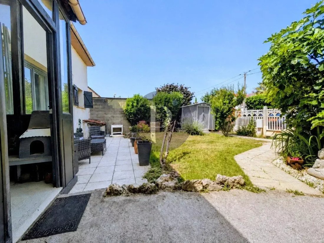 House in Vitry-sur-Seine, Ile-de-France, France 3 - 18288679