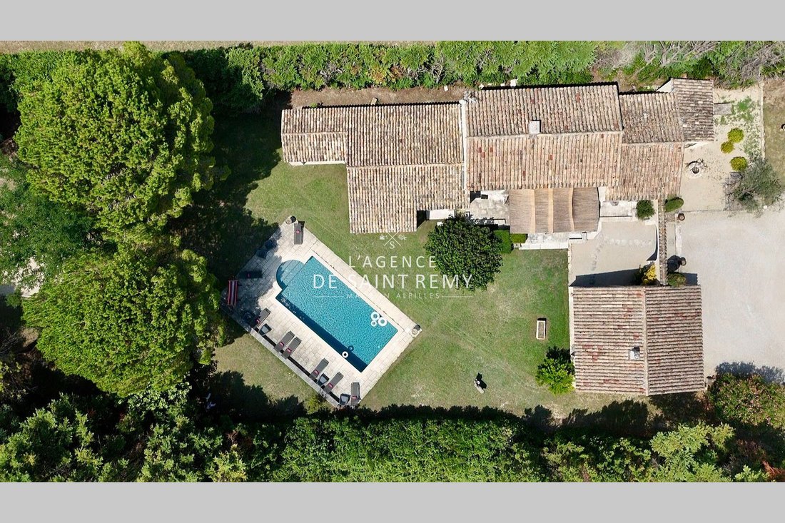 Villa in Saint-Rémy-de-Provence, Provence-Alpes-Côte d'Azur, France 4 - 15794859