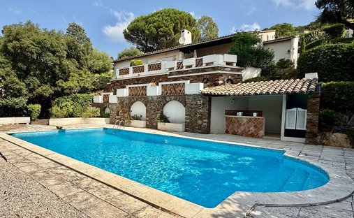 House in Sud, Cavalaire-sur-Mer, France 1